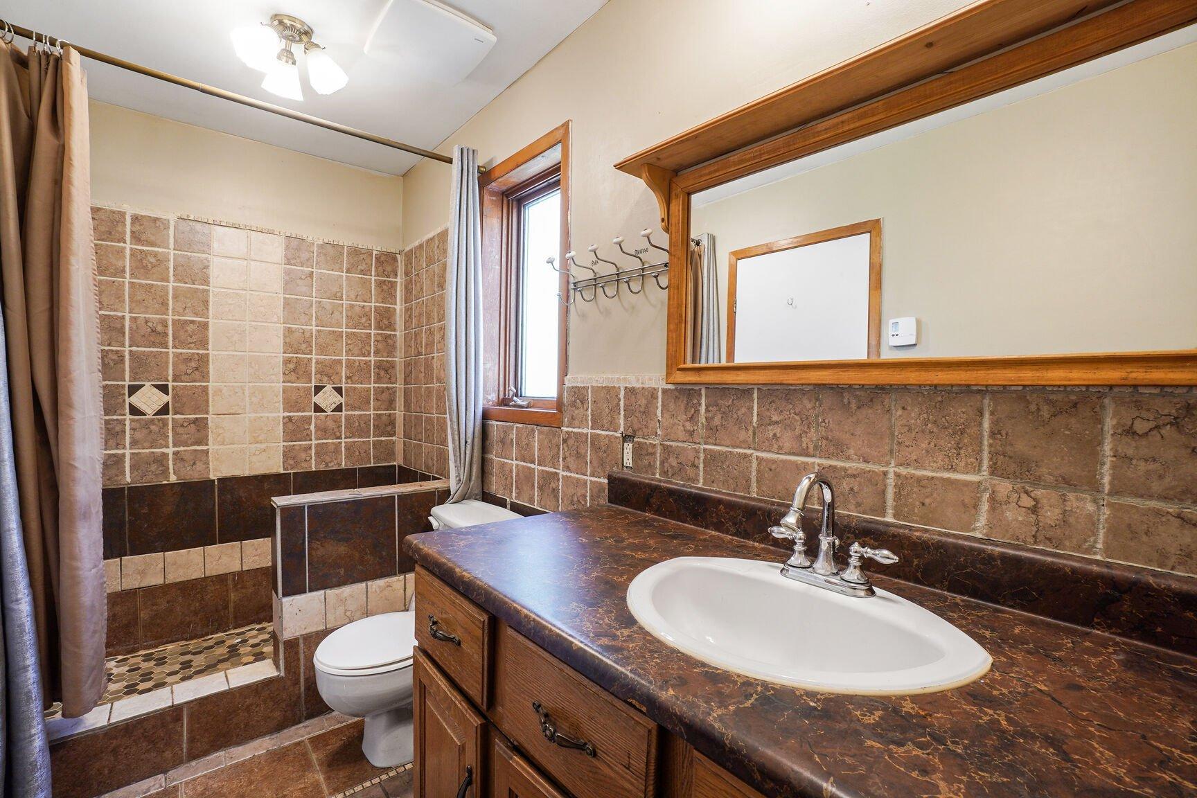 









2043


Av. Pierre

,
Mascouche,




QC
J7K3C2

