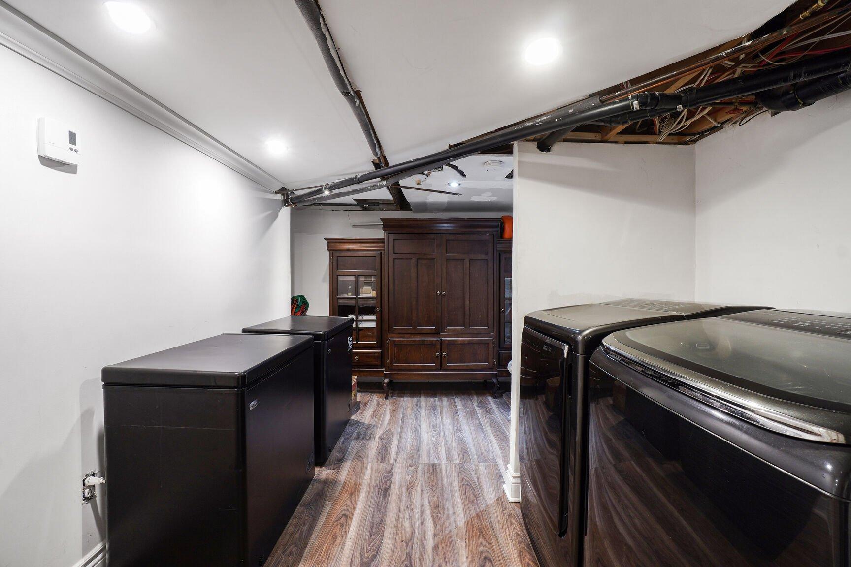 









2043


Av. Pierre

,
Mascouche,




QC
J7K3C2

