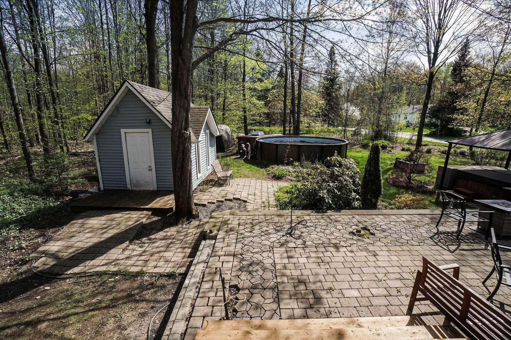 









2043


Av. Pierre

,
Mascouche,




QC
J7K3C2

