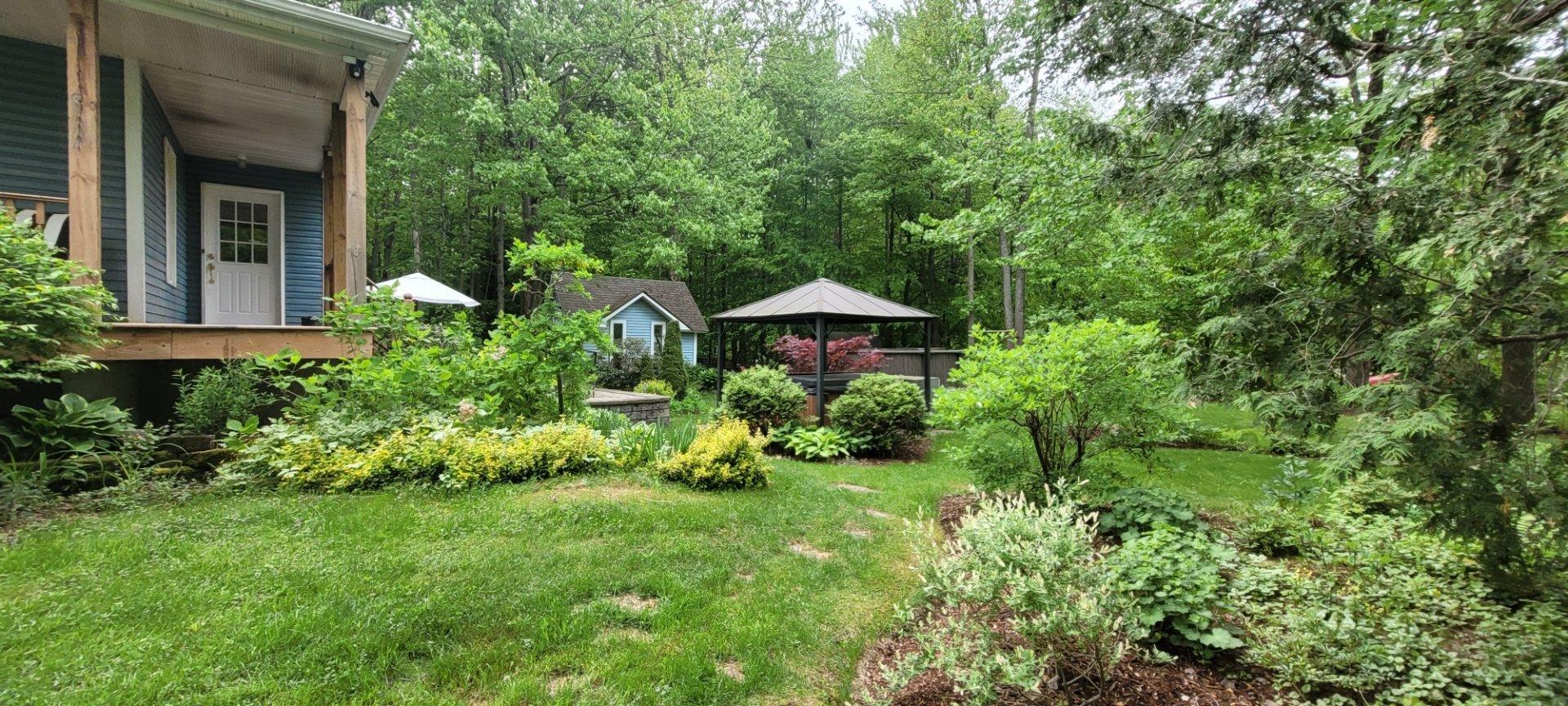 









2043


Av. Pierre

,
Mascouche,




QC
J7K3C2

