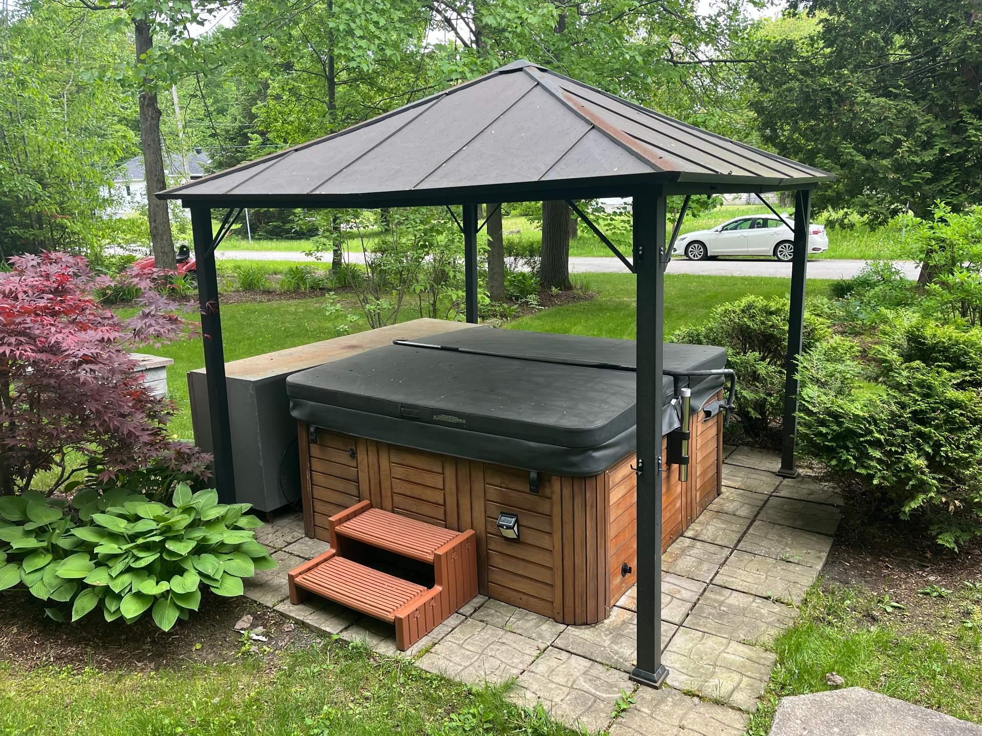 









2043


Av. Pierre

,
Mascouche,




QC
J7K3C2

