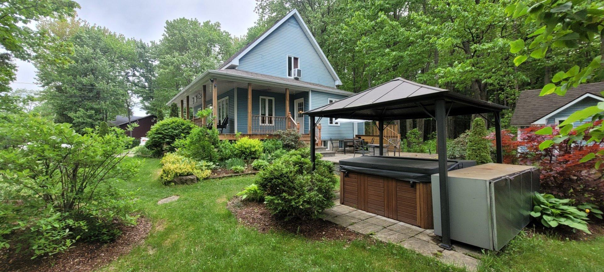 









2043


Av. Pierre

,
Mascouche,




QC
J7K3C2

