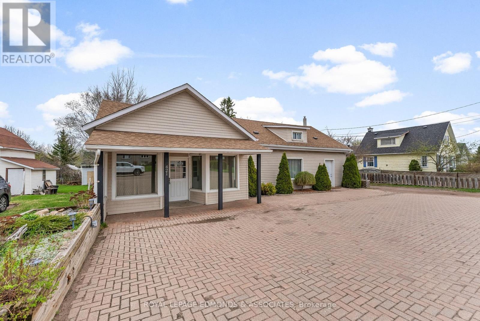 












421 BOUNDARY ROAD E

,
Pembroke,




Ontario
K8A6K9

