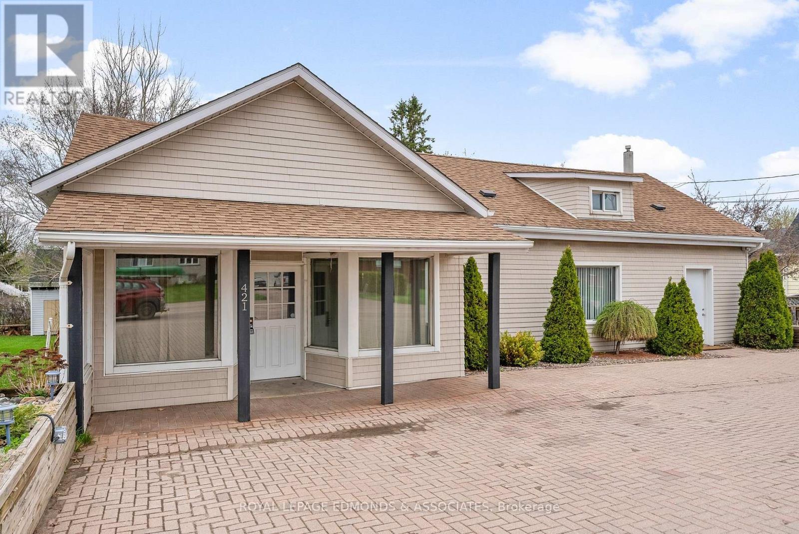 












421 BOUNDARY ROAD E

,
Pembroke,




Ontario
K8A6K9

