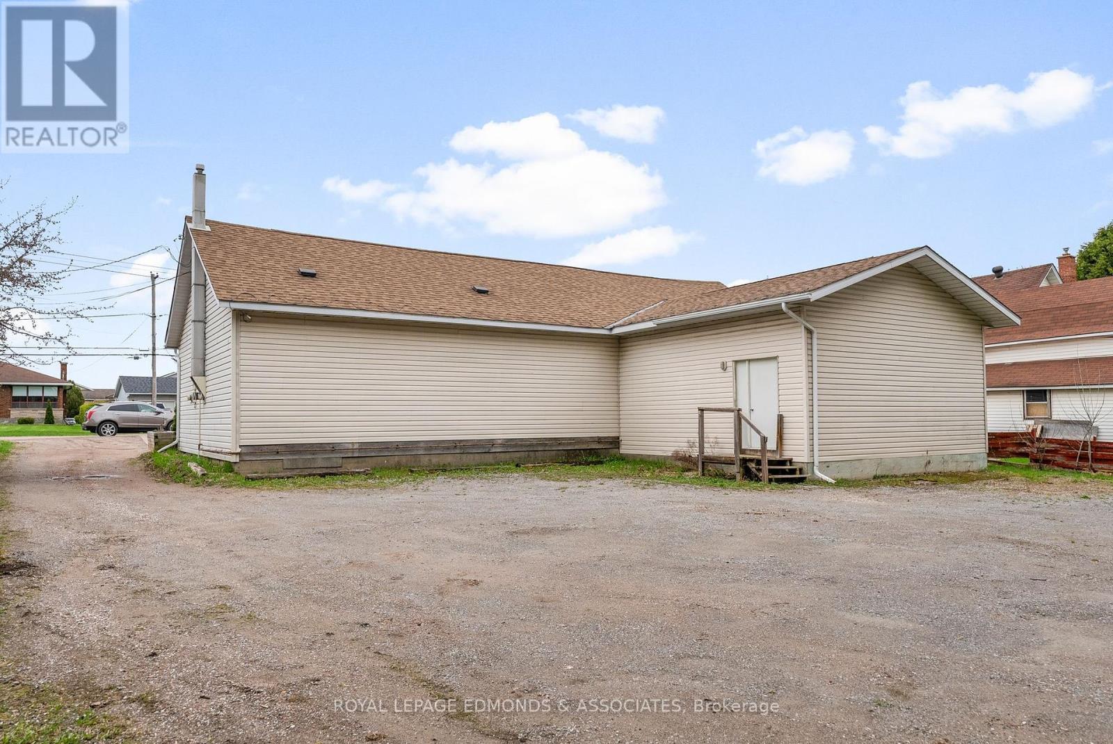 












421 BOUNDARY ROAD E

,
Pembroke,




Ontario
K8A6K9

