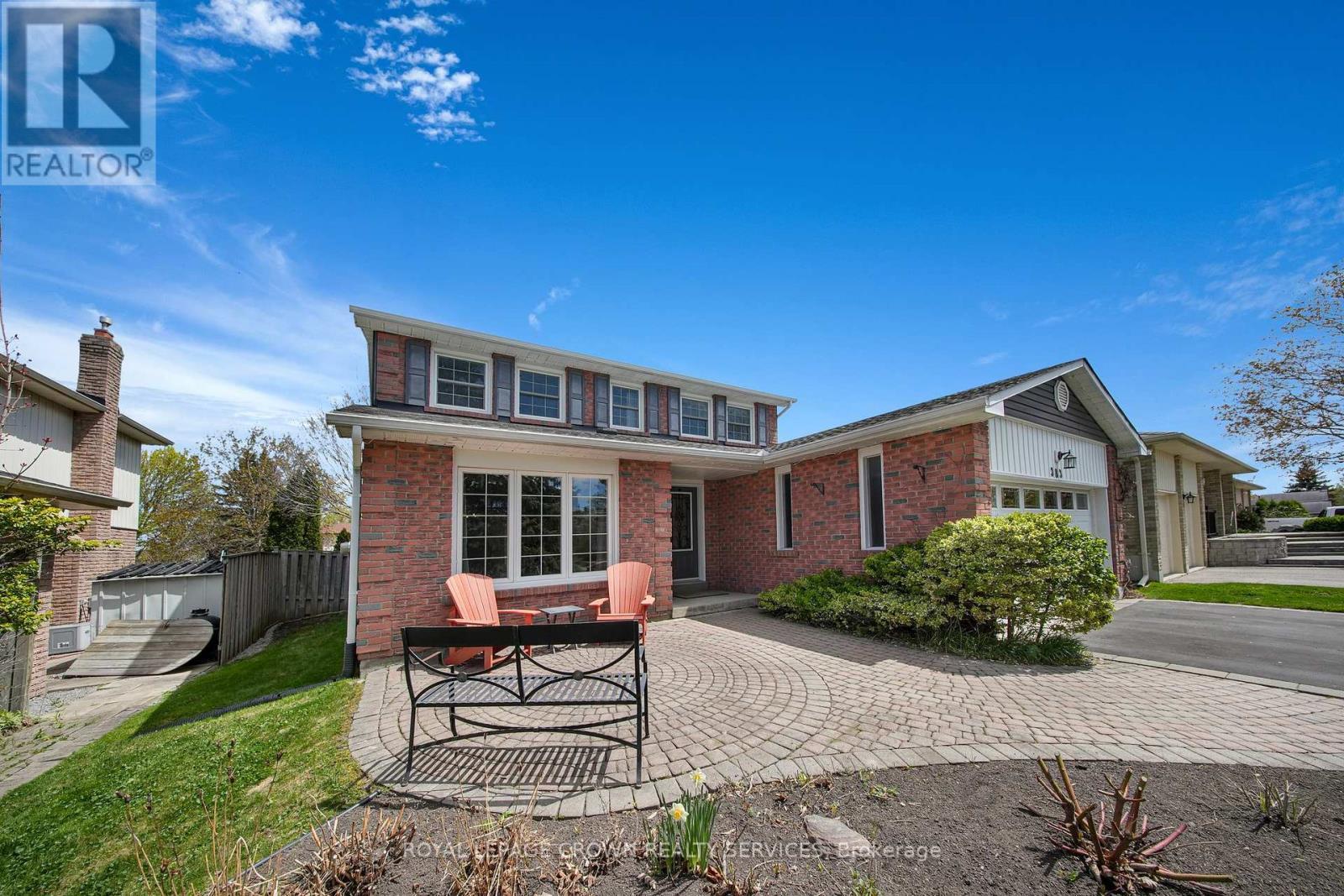 












383 ASHWORTH DRIVE

,
Newmarket,




Ontario
L3Y6T7

