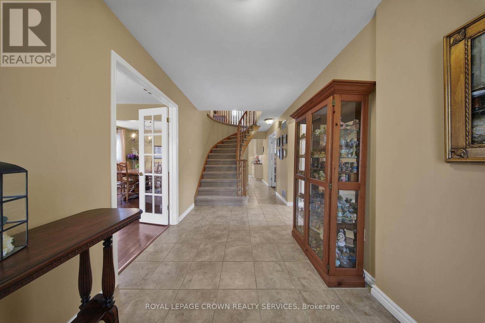 












383 ASHWORTH DRIVE

,
Newmarket,




Ontario
L3Y6T7

