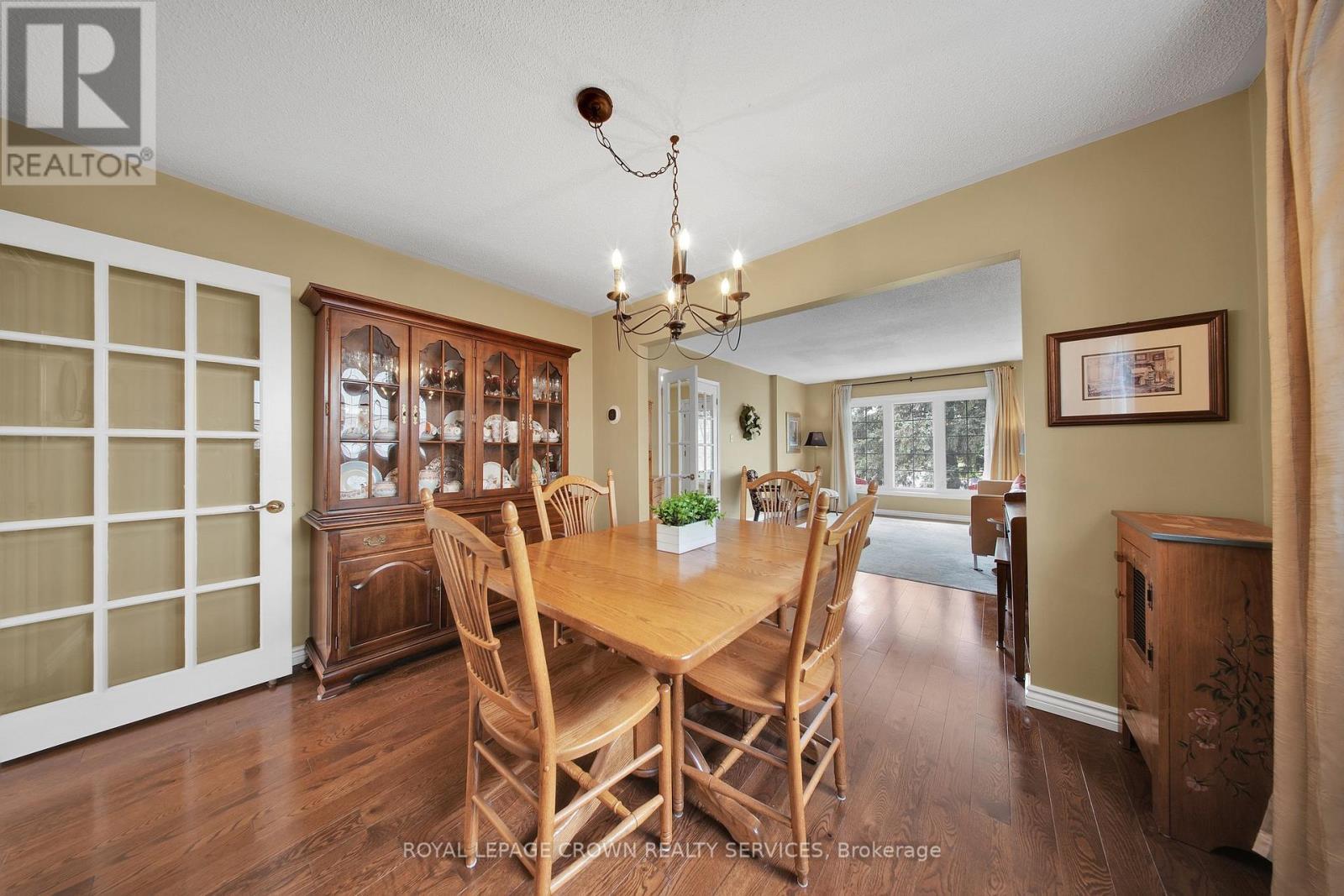 












383 ASHWORTH DRIVE

,
Newmarket,




Ontario
L3Y6T7

