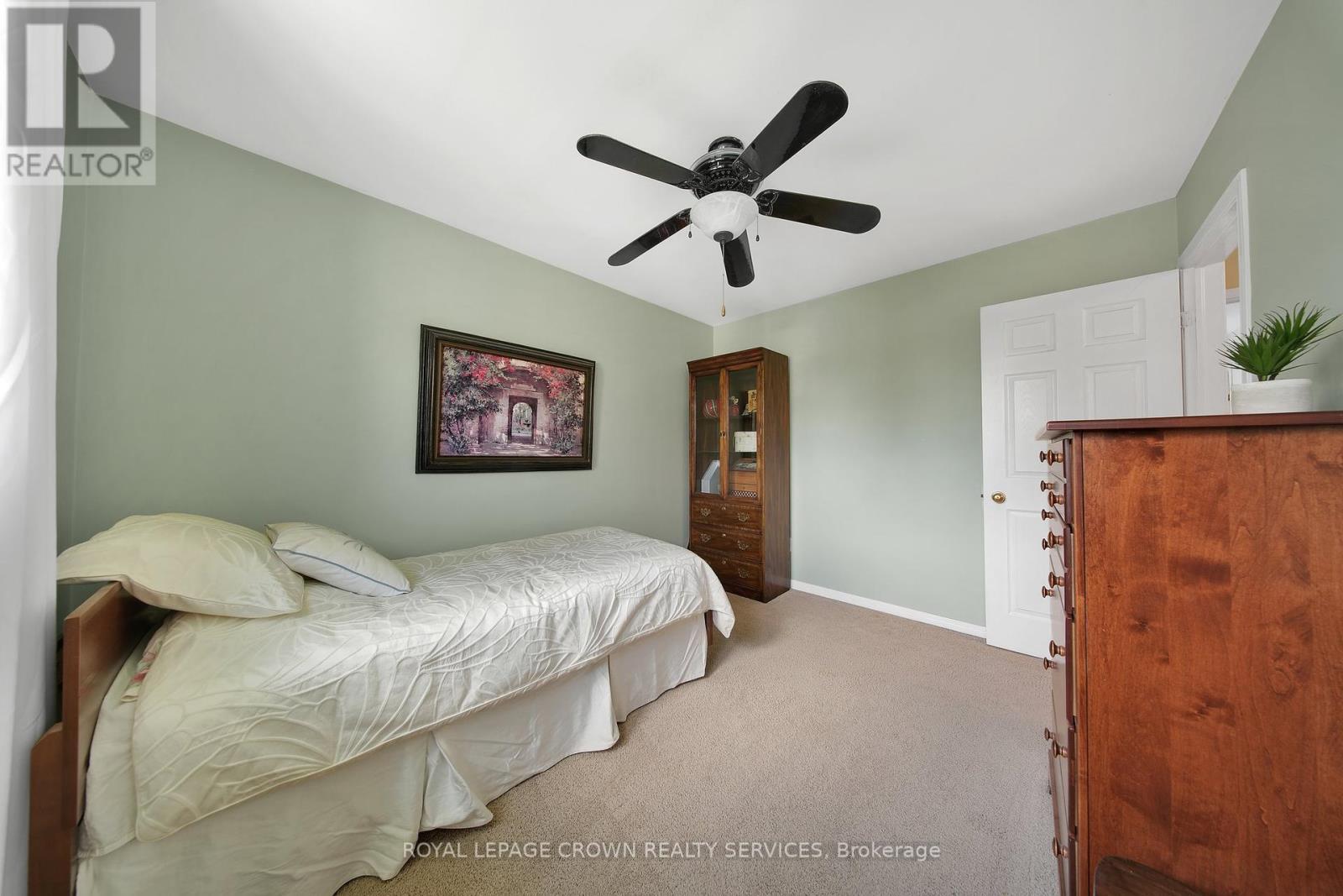 












383 ASHWORTH DRIVE

,
Newmarket,




Ontario
L3Y6T7

