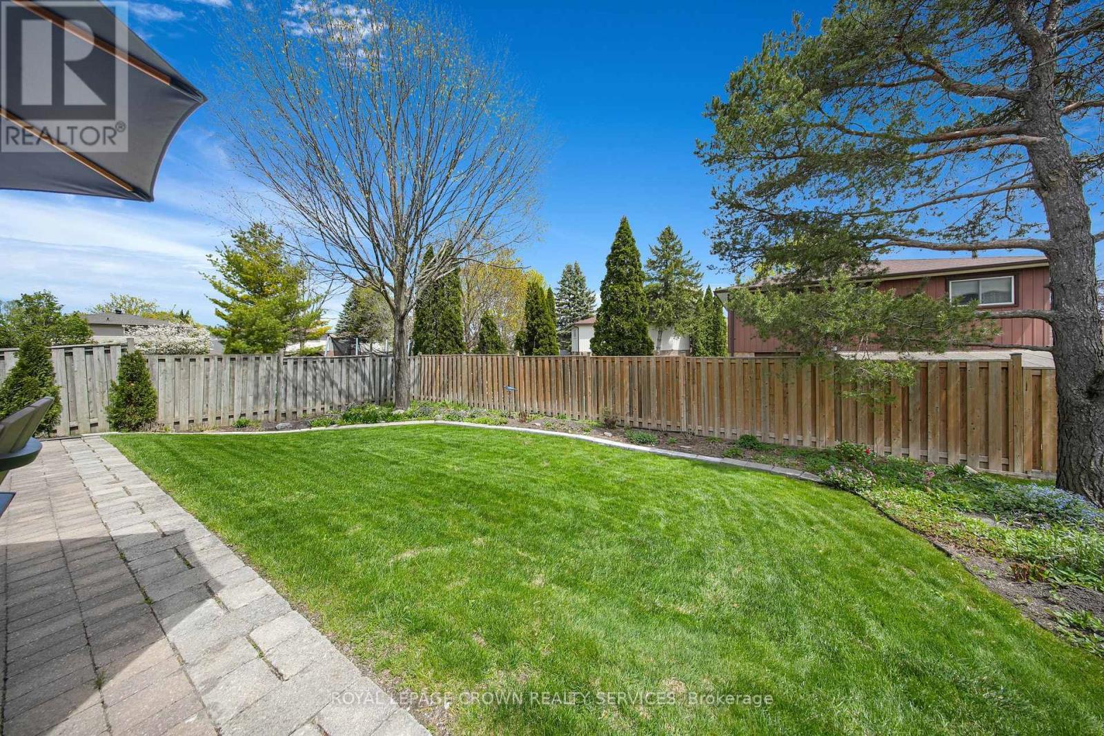 












383 ASHWORTH DRIVE

,
Newmarket,




Ontario
L3Y6T7

