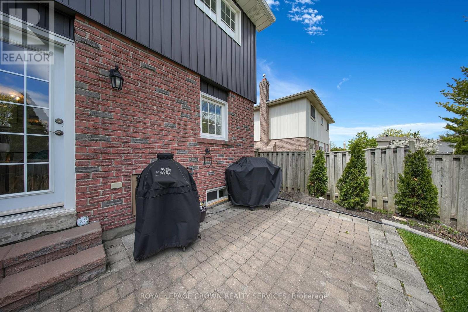 












383 ASHWORTH DRIVE

,
Newmarket,




Ontario
L3Y6T7

