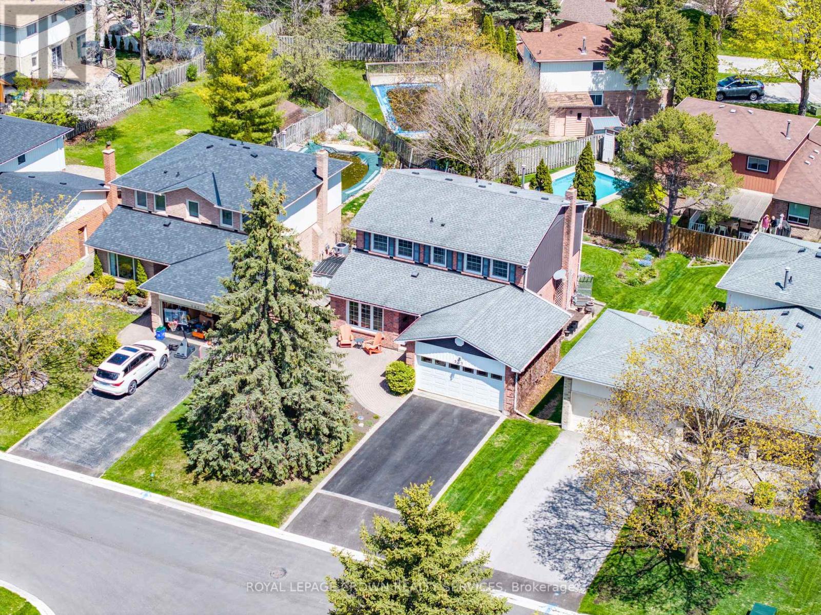 












383 ASHWORTH DRIVE

,
Newmarket,




Ontario
L3Y6T7

