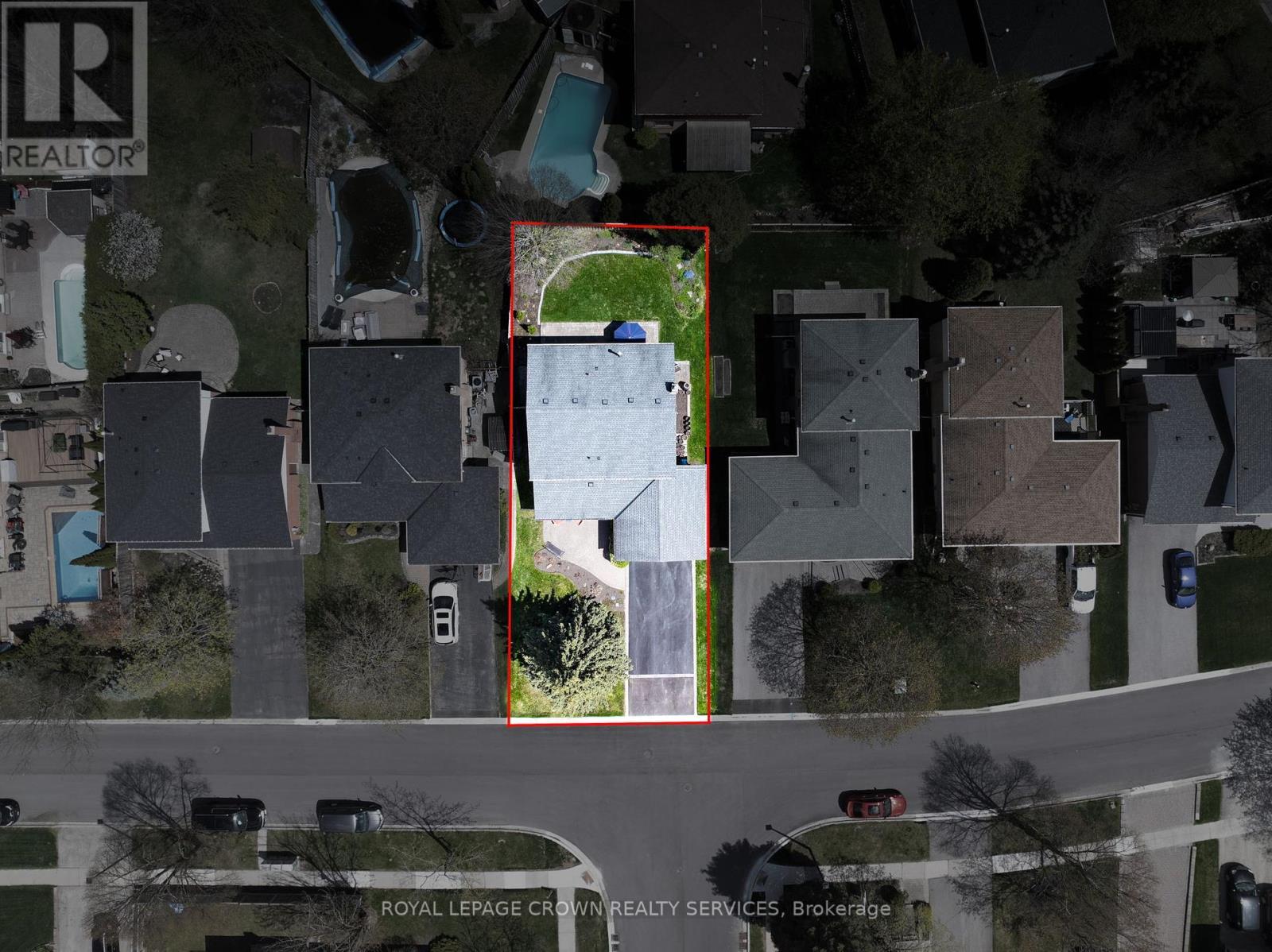 












383 ASHWORTH DRIVE

,
Newmarket,




Ontario
L3Y6T7

