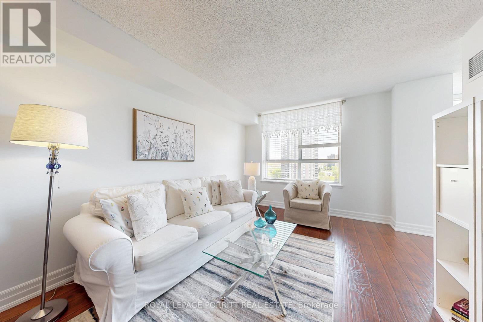 












1017 - 1485 LAKESHORE ROAD E

,
Mississauga,




Ontario
L5E3G2

