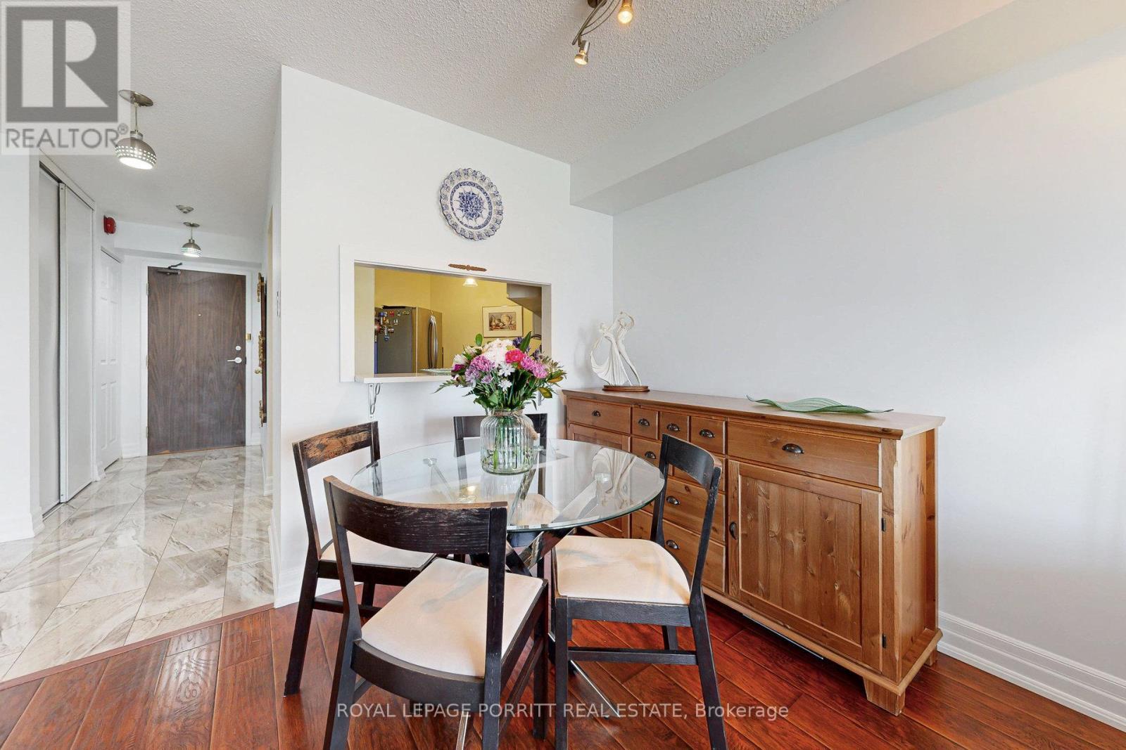 












1017 - 1485 LAKESHORE ROAD E

,
Mississauga,




Ontario
L5E3G2

