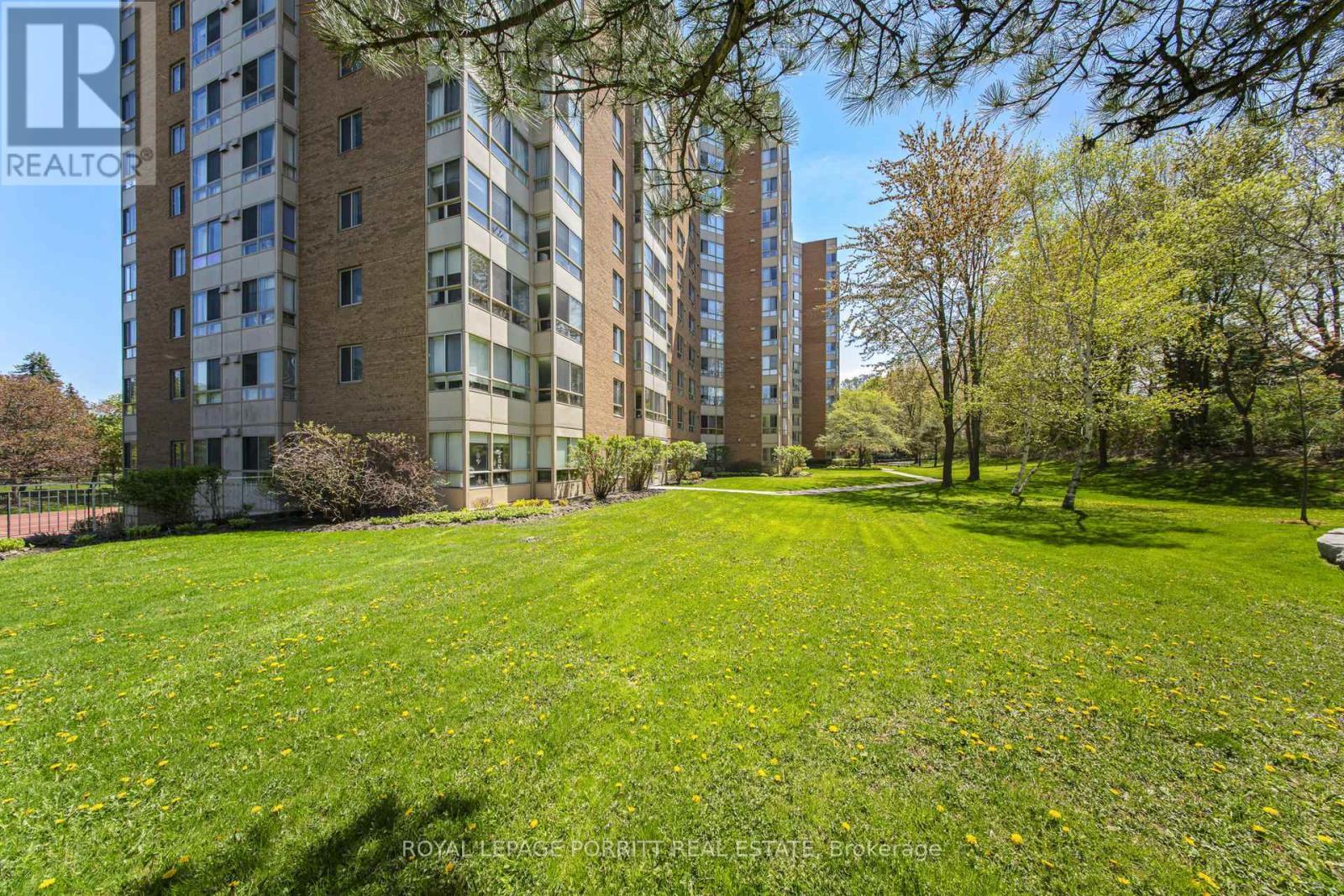 












1017 - 1485 LAKESHORE ROAD E

,
Mississauga,




Ontario
L5E3G2


