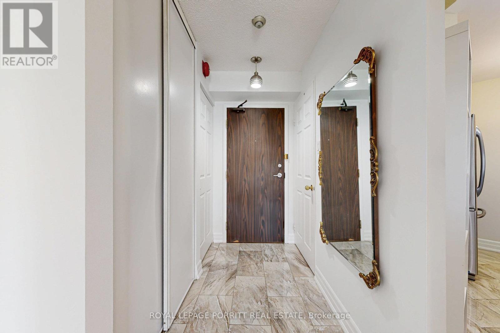 












1017 - 1485 LAKESHORE ROAD E

,
Mississauga,




Ontario
L5E3G2

