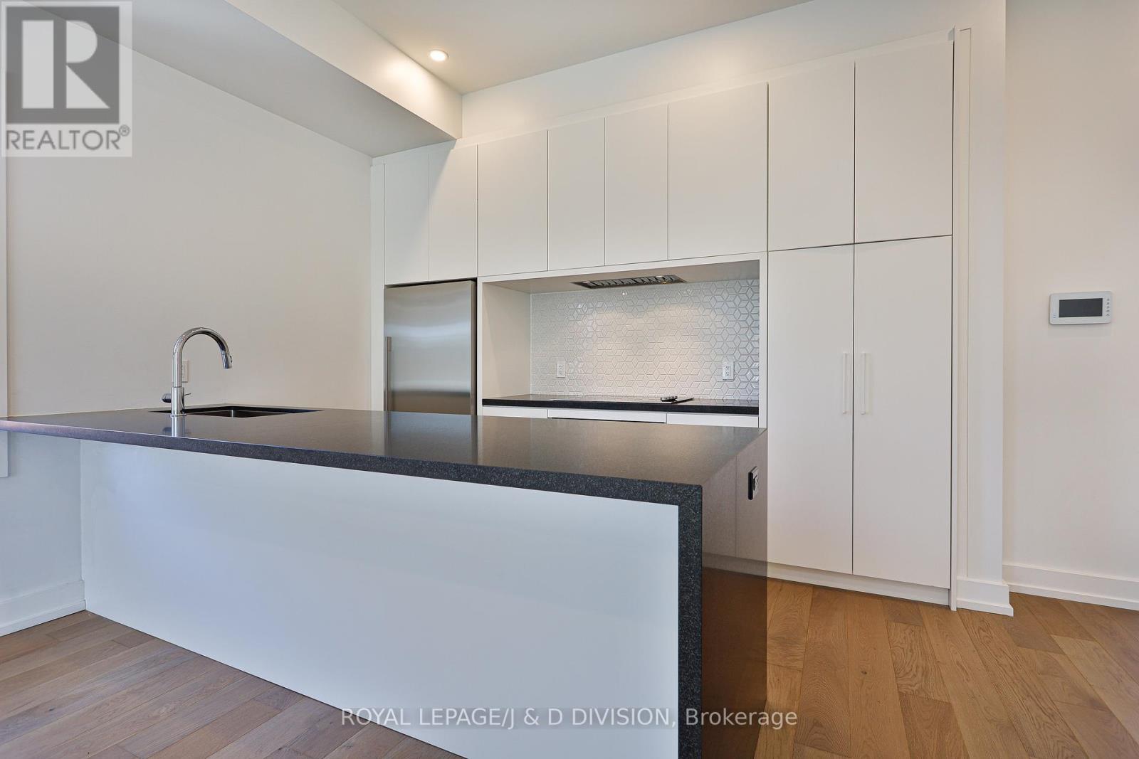 












8 - 314 LONSDALE ROAD

,
Toronto,




Ontario
M4V1X4

