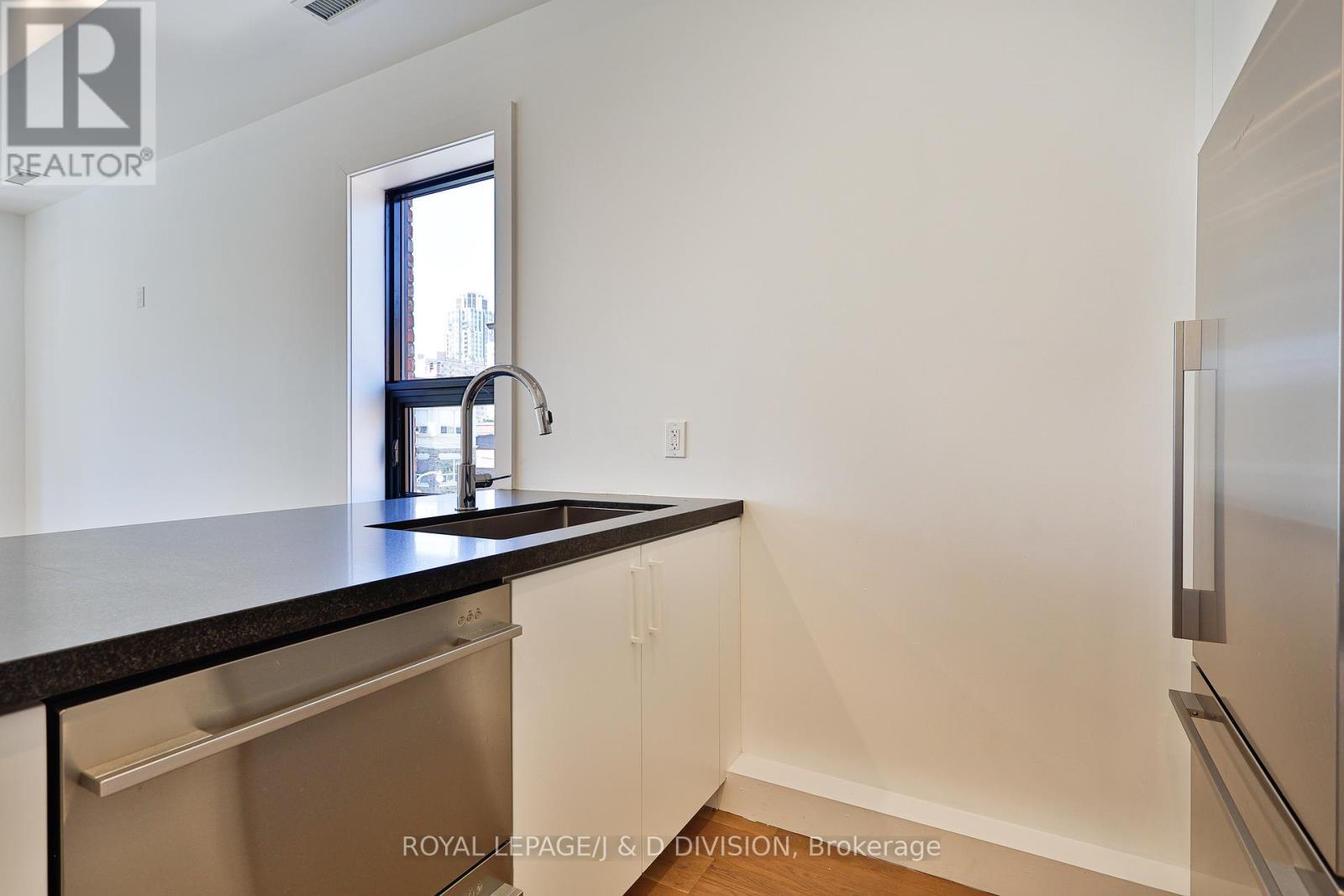 












8 - 314 LONSDALE ROAD

,
Toronto,




Ontario
M4V1X4

