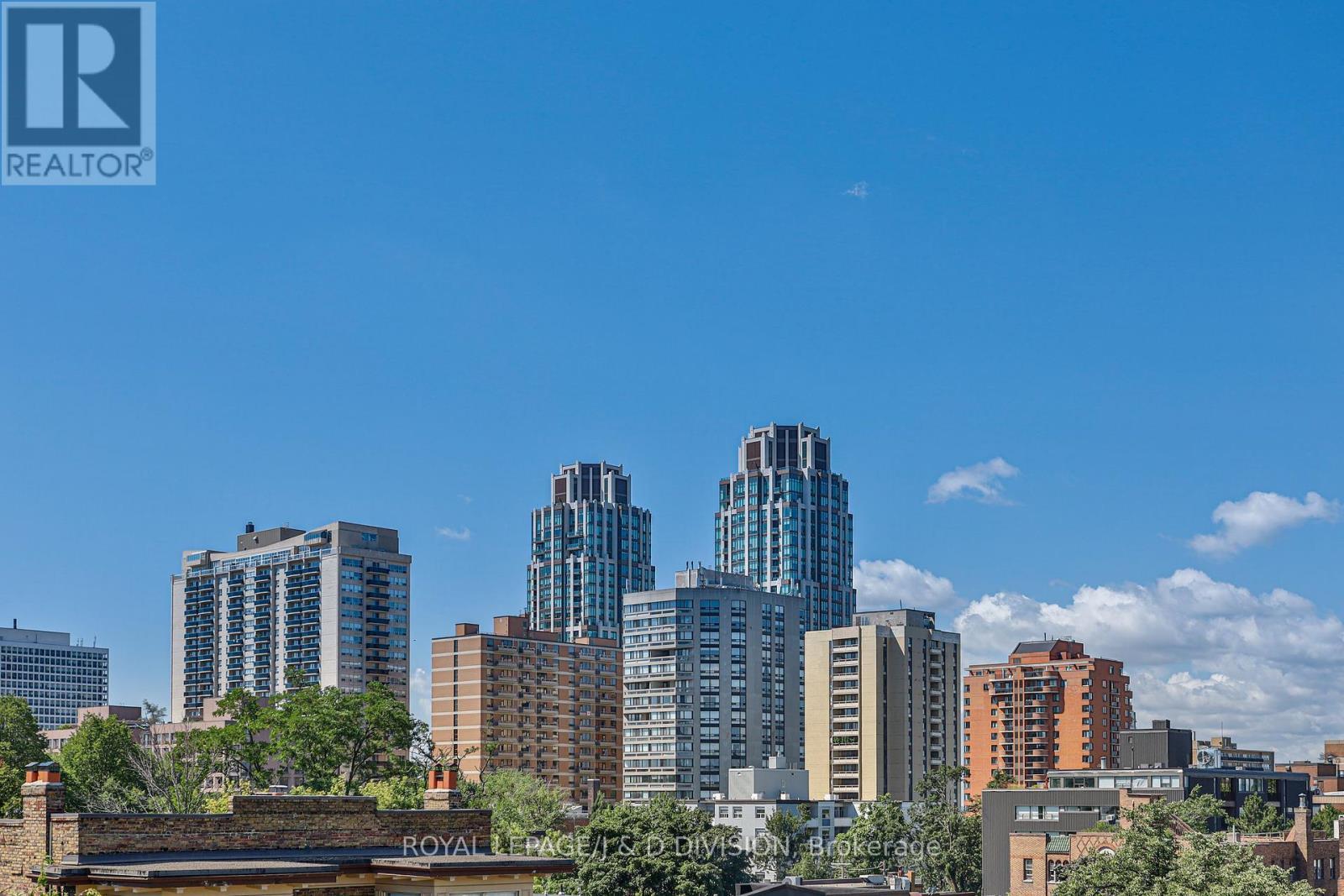 












8 - 314 LONSDALE ROAD

,
Toronto,




Ontario
M4V1X4

