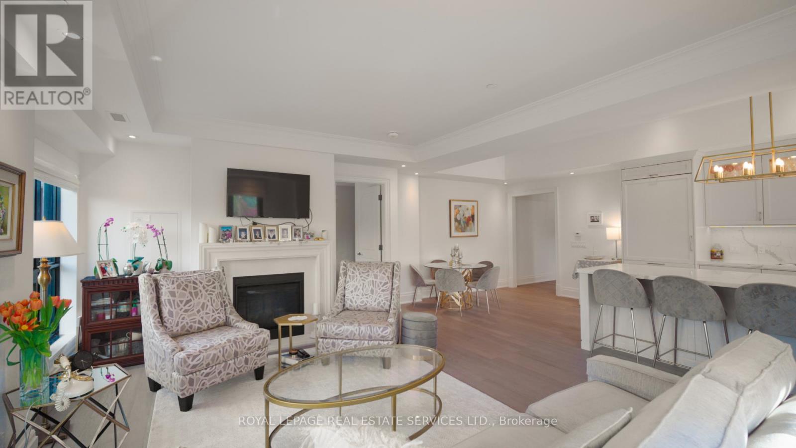 












505 - 4 THE KINGSWAY

,
Toronto,




Ontario
M8X2T1

