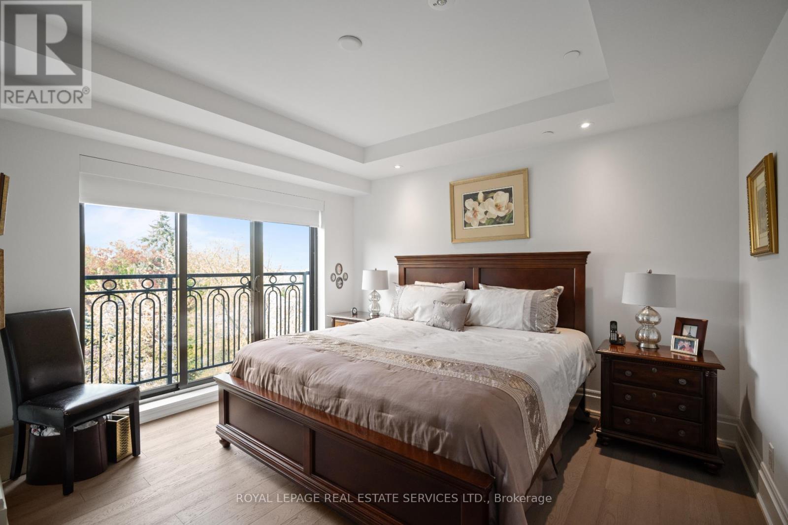 












505 - 4 THE KINGSWAY

,
Toronto,




Ontario
M8X2T1


