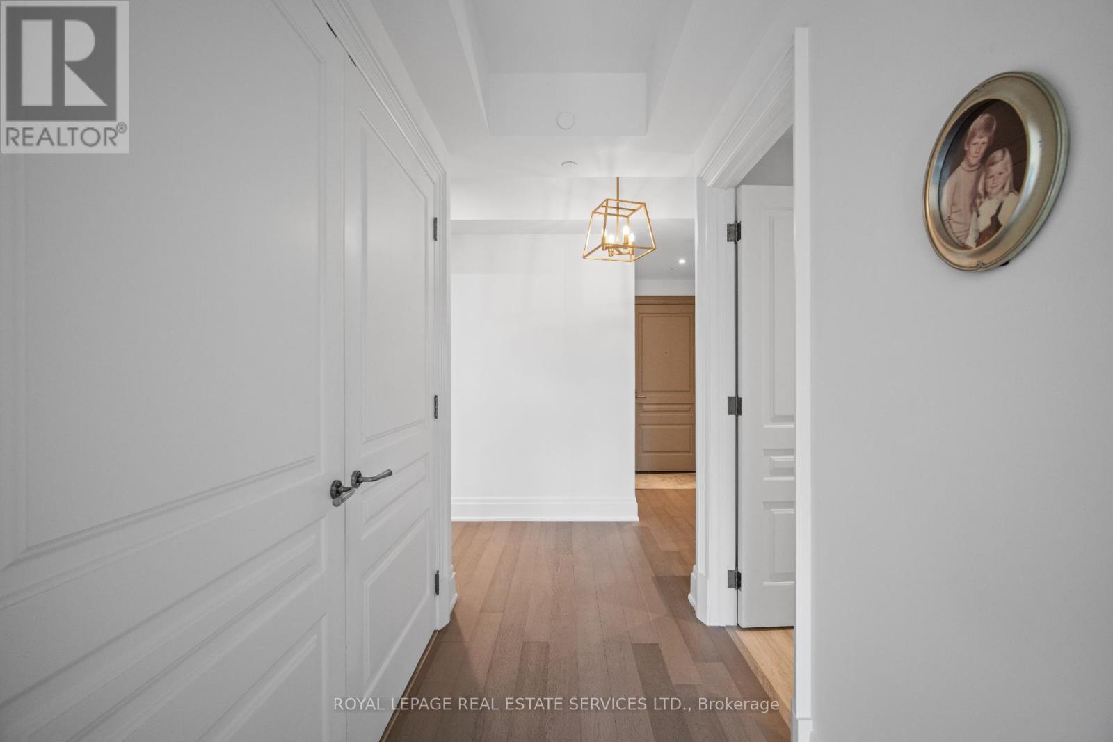 












505 - 4 THE KINGSWAY

,
Toronto,




Ontario
M8X2T1

