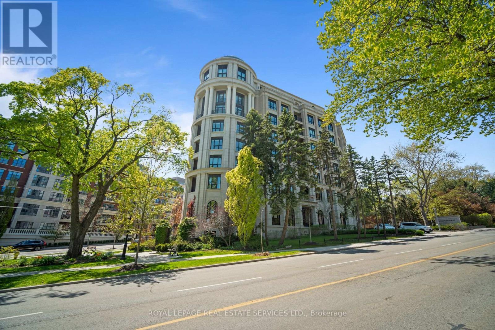 












505 - 4 THE KINGSWAY

,
Toronto,




Ontario
M8X2T1

