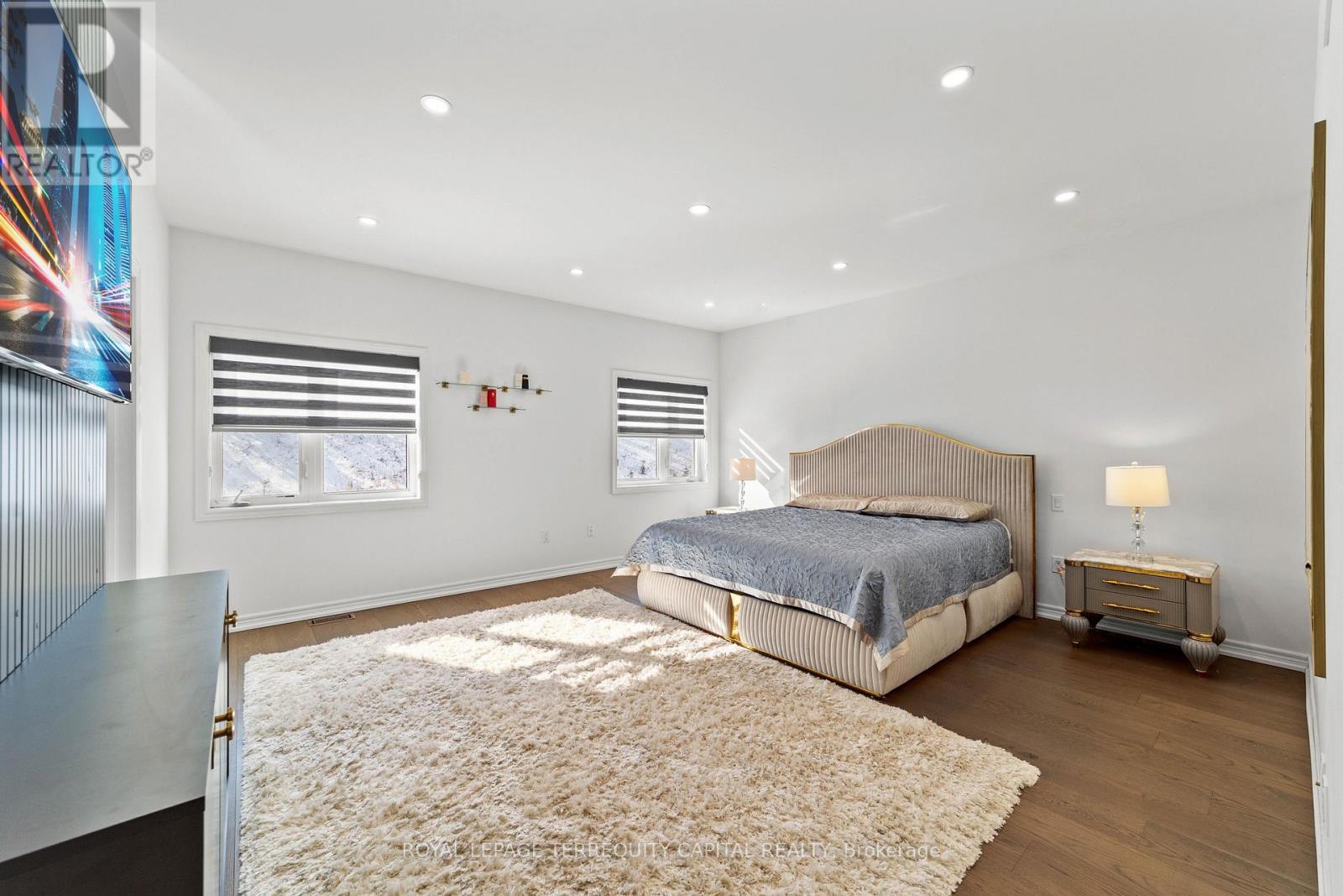 












144 PINE HILL CRESCENT

,
Aurora,




Ontario
L4G3X9

