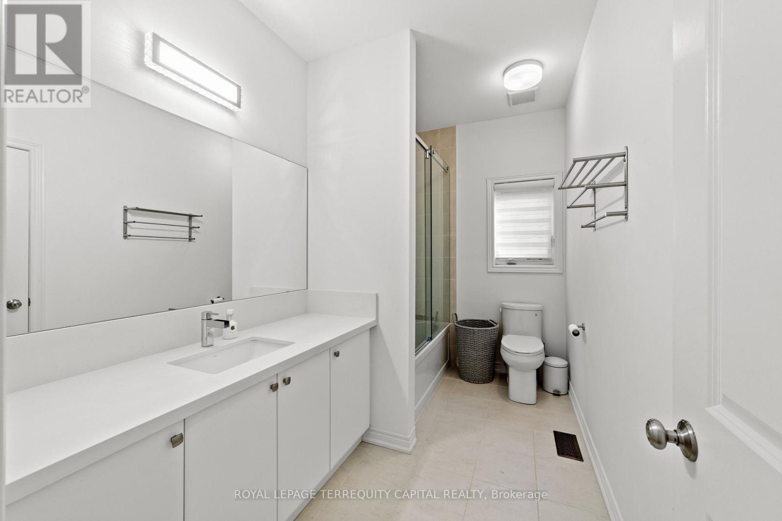 












144 PINE HILL CRESCENT

,
Aurora,




Ontario
L4G3X9

