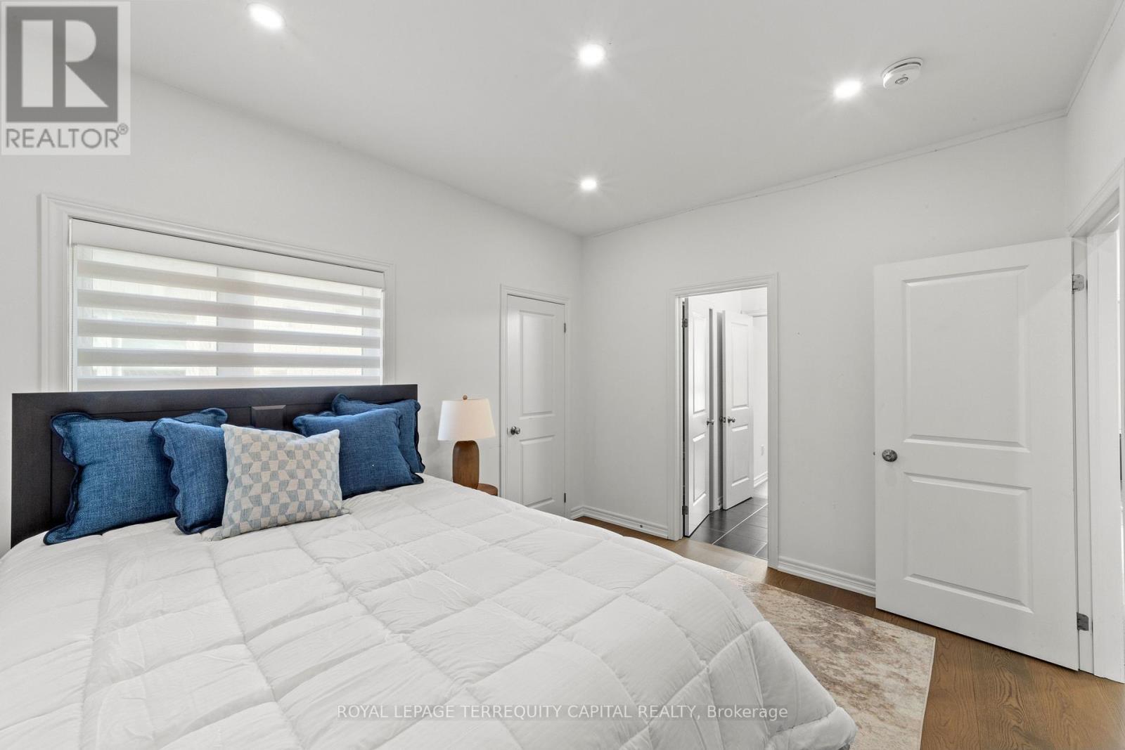 












144 PINE HILL CRESCENT

,
Aurora,




Ontario
L4G3X9

