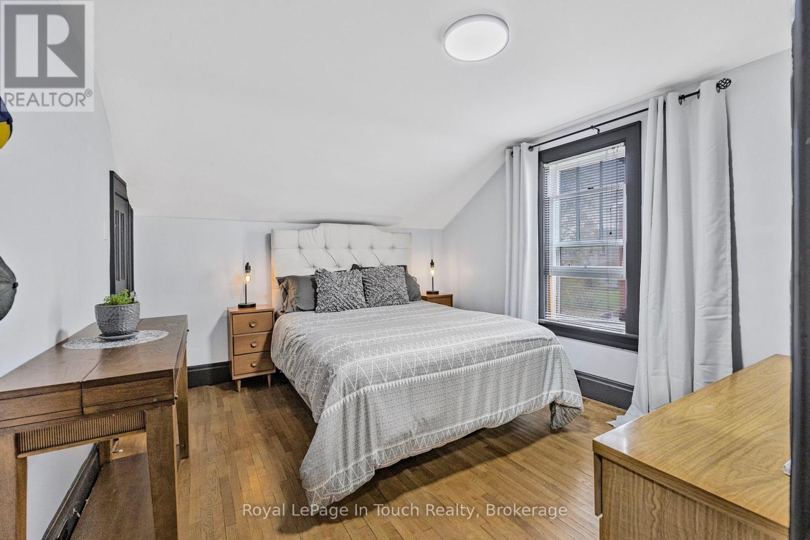 












475 MIDLAND AVENUE

,
Midland,




Ontario
L4R3L4

