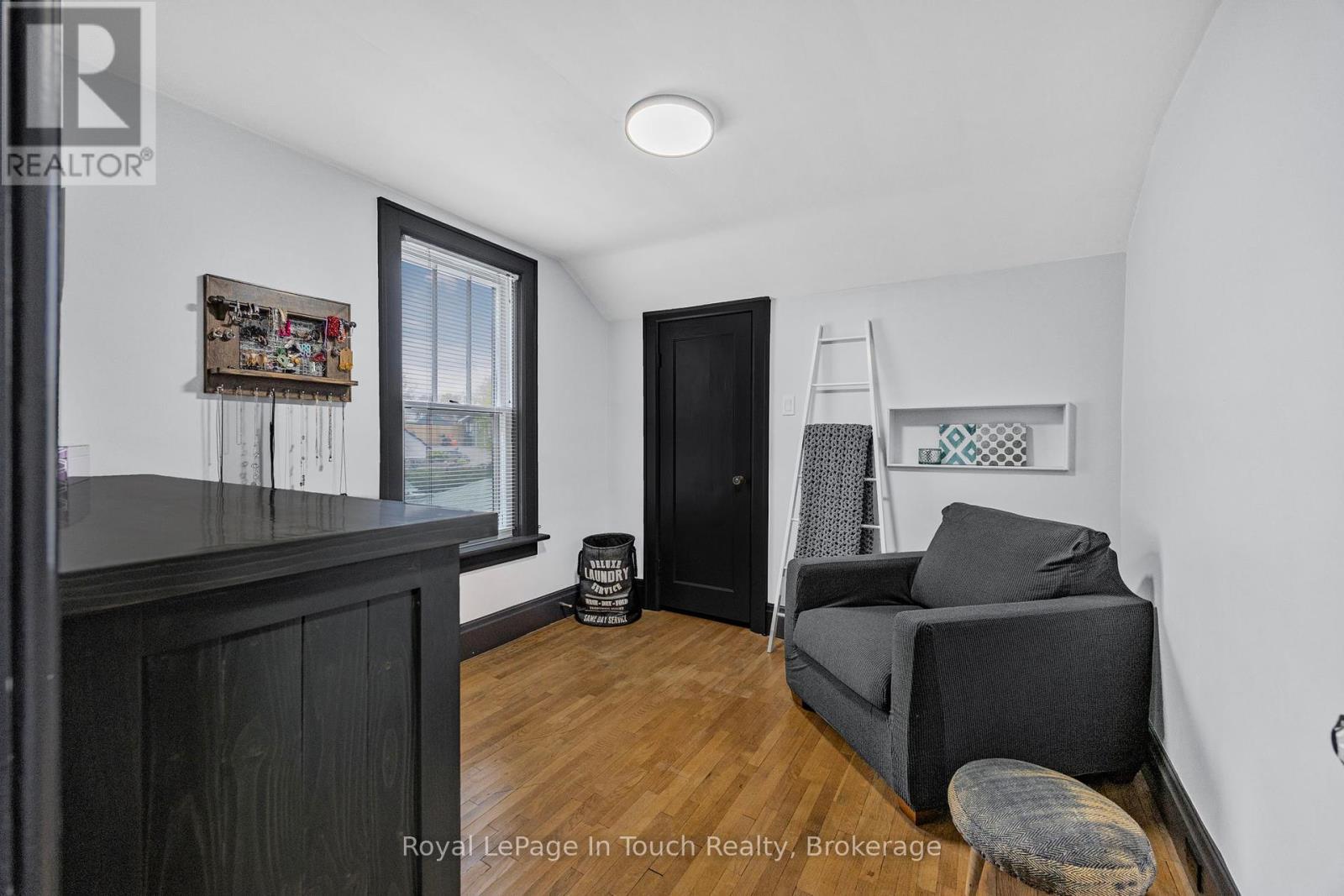 












475 MIDLAND AVENUE

,
Midland,




Ontario
L4R3L4

