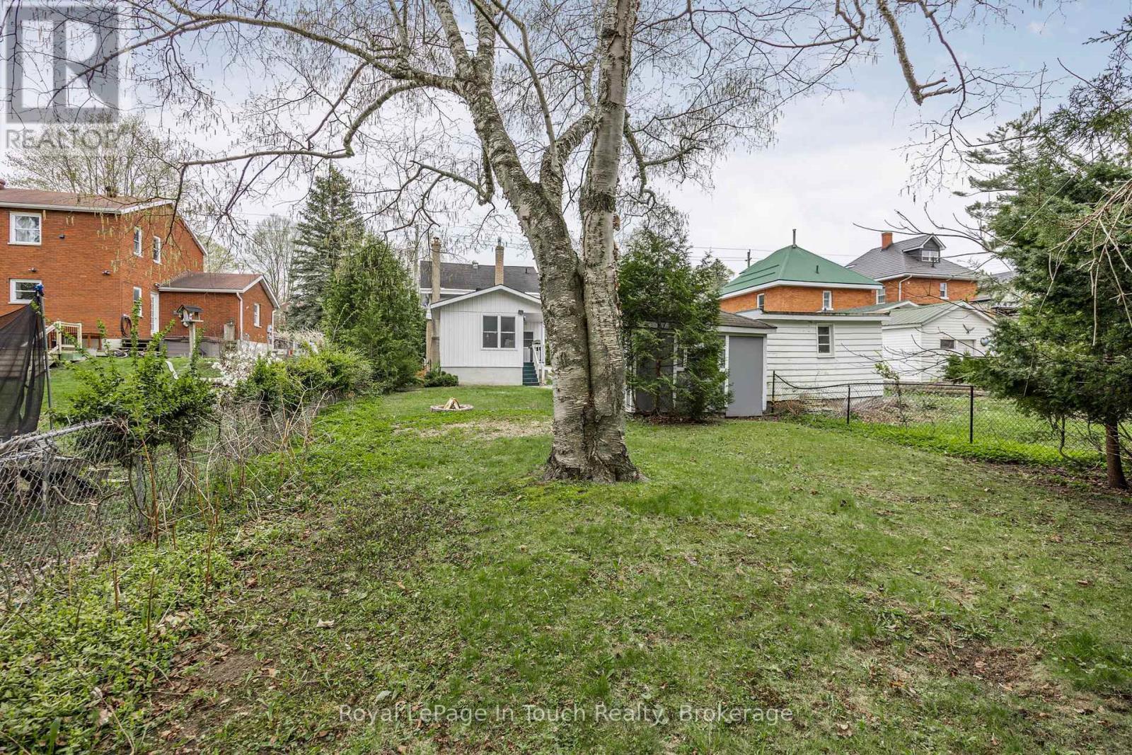 












475 MIDLAND AVENUE

,
Midland,




Ontario
L4R3L4

