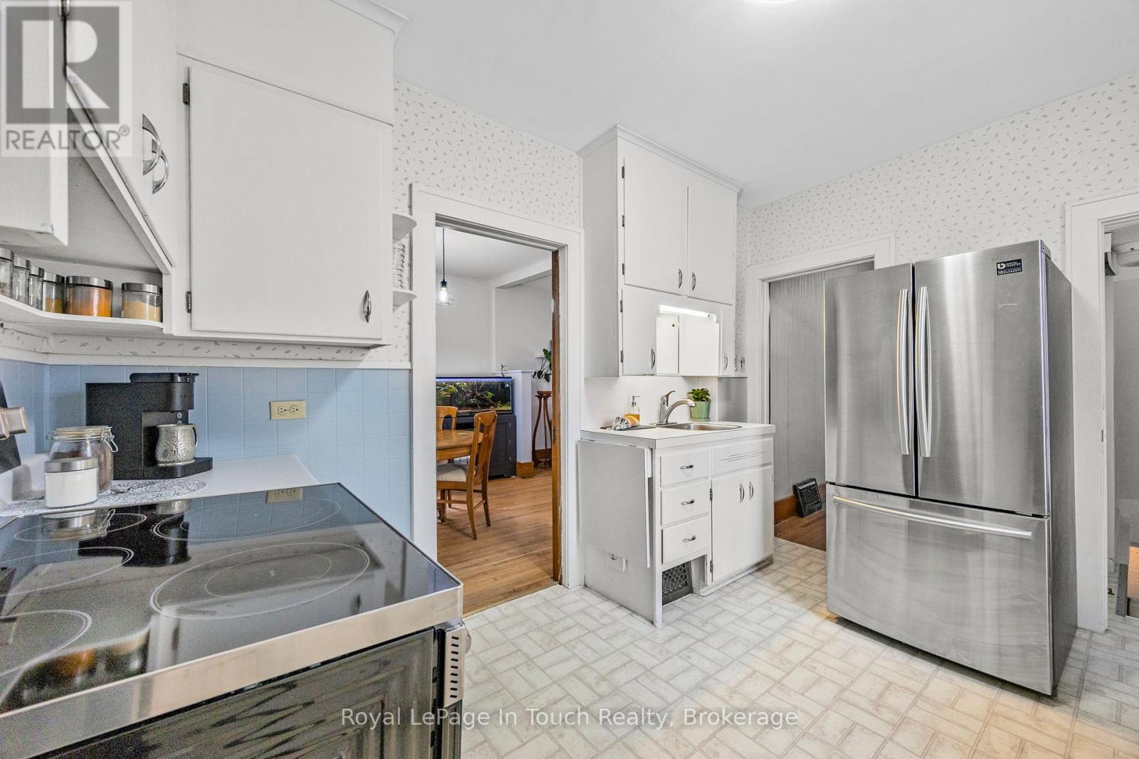 












475 MIDLAND AVENUE

,
Midland,




Ontario
L4R3L4

