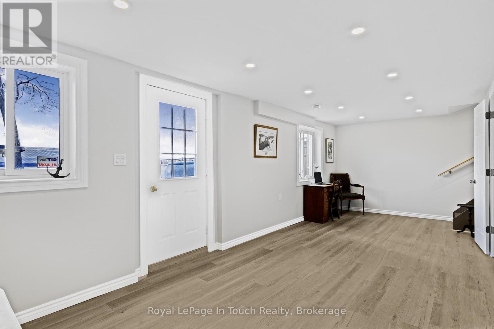 












278 ROBINS POINT ROAD

,
Tay (Victoria Harbour),




Ontario
L0K2A0

