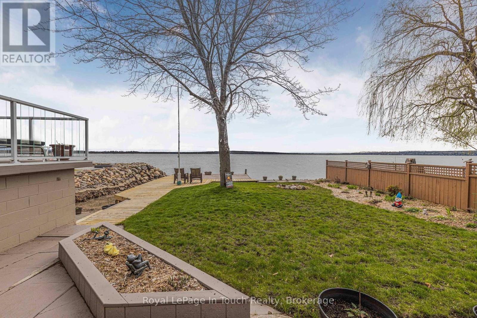 












278 ROBINS POINT ROAD

,
Tay (Victoria Harbour),




Ontario
L0K2A0

