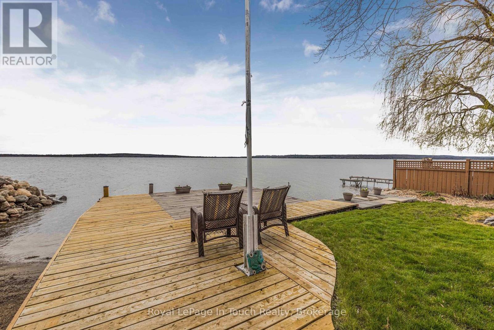 












278 ROBINS POINT ROAD

,
Tay (Victoria Harbour),




Ontario
L0K2A0

