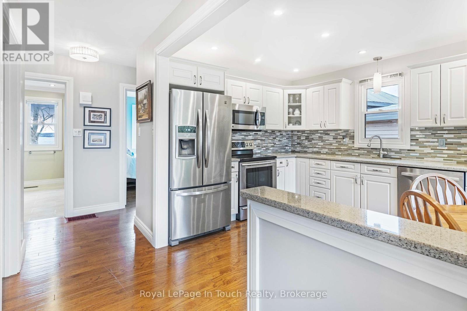 












278 ROBINS POINT ROAD

,
Tay (Victoria Harbour),




Ontario
L0K2A0

