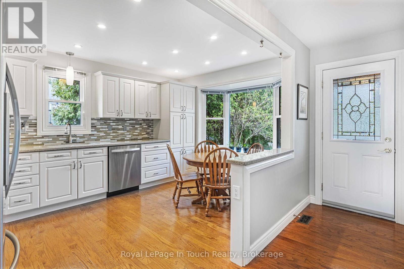 












278 ROBINS POINT ROAD

,
Tay (Victoria Harbour),




Ontario
L0K2A0

