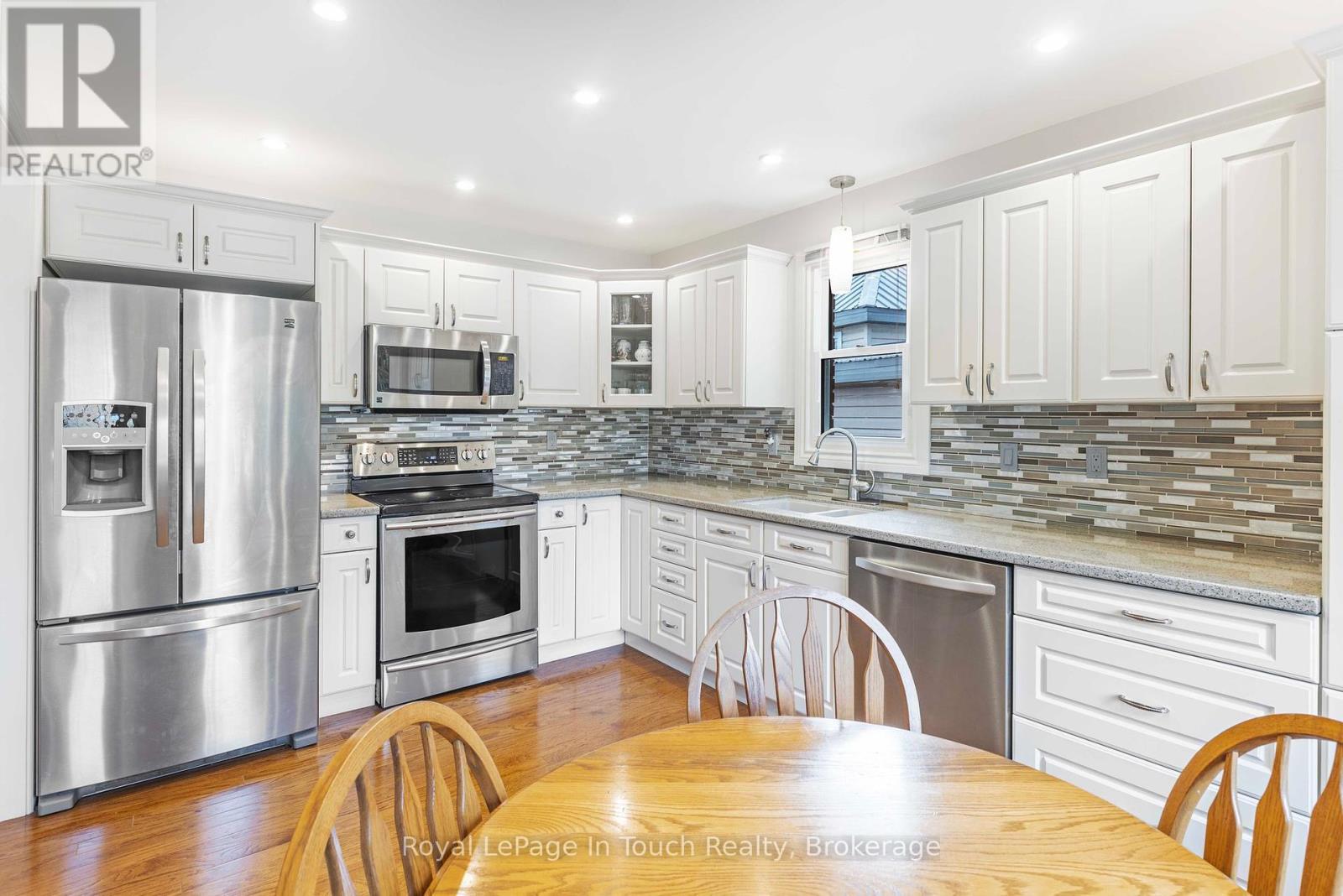 












278 ROBINS POINT ROAD

,
Tay (Victoria Harbour),




Ontario
L0K2A0


