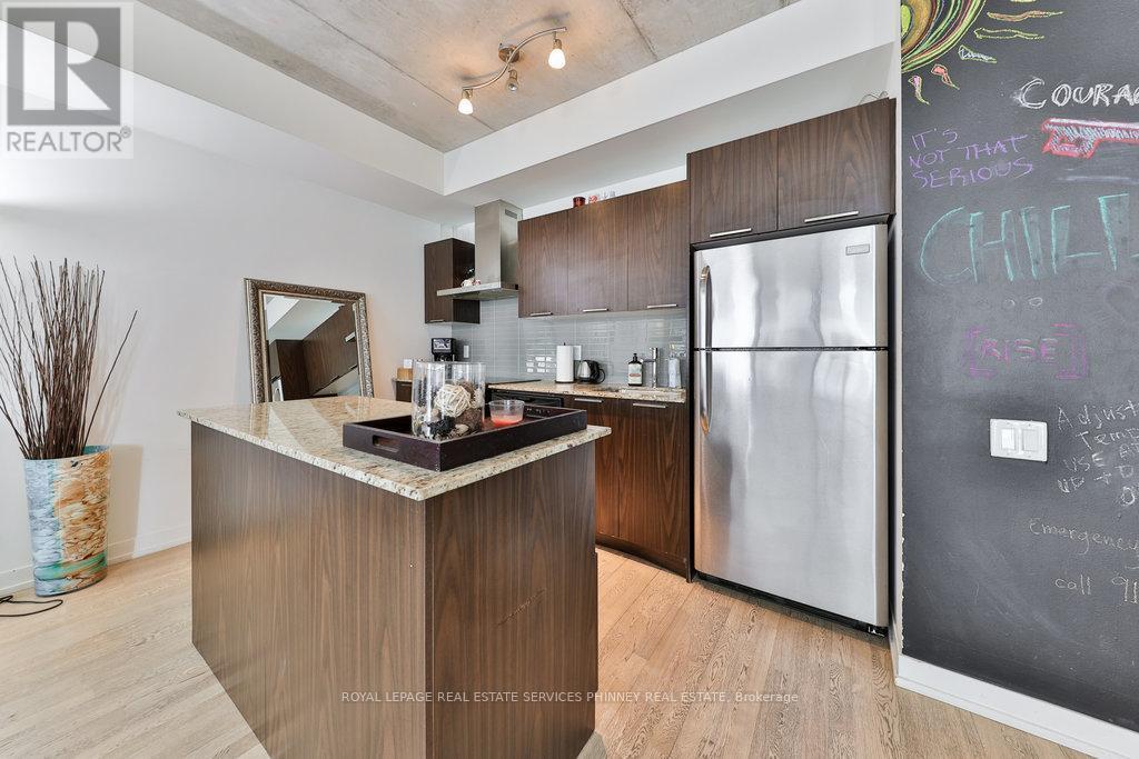 












207 - 650 KING STREET W

,
Toronto,




Ontario
M5V0H6

