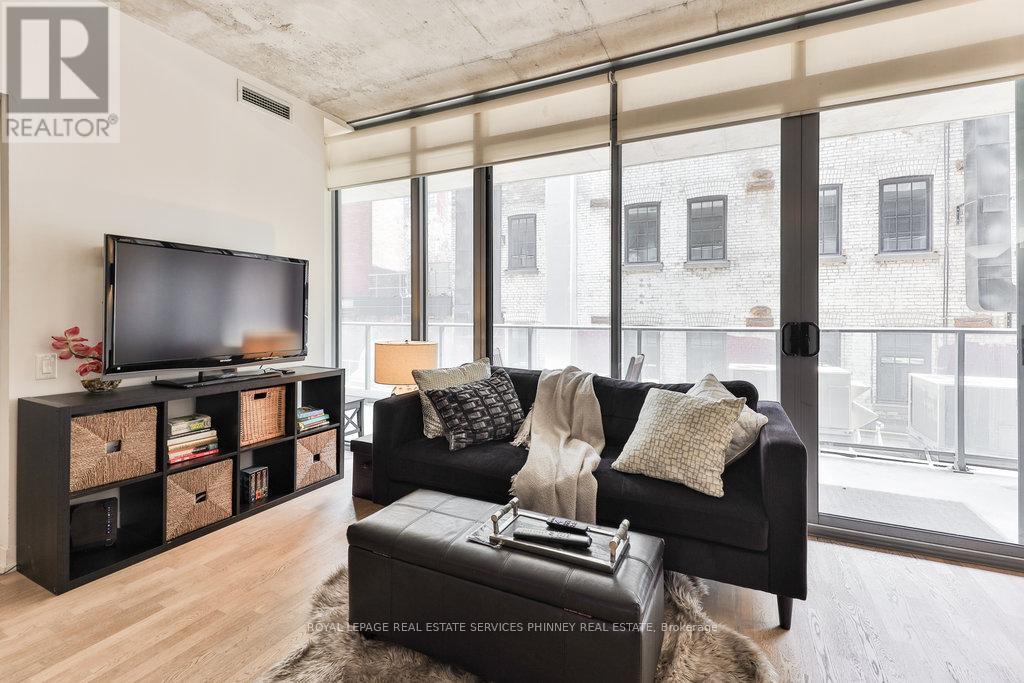 












207 - 650 KING STREET W

,
Toronto,




Ontario
M5V0H6

