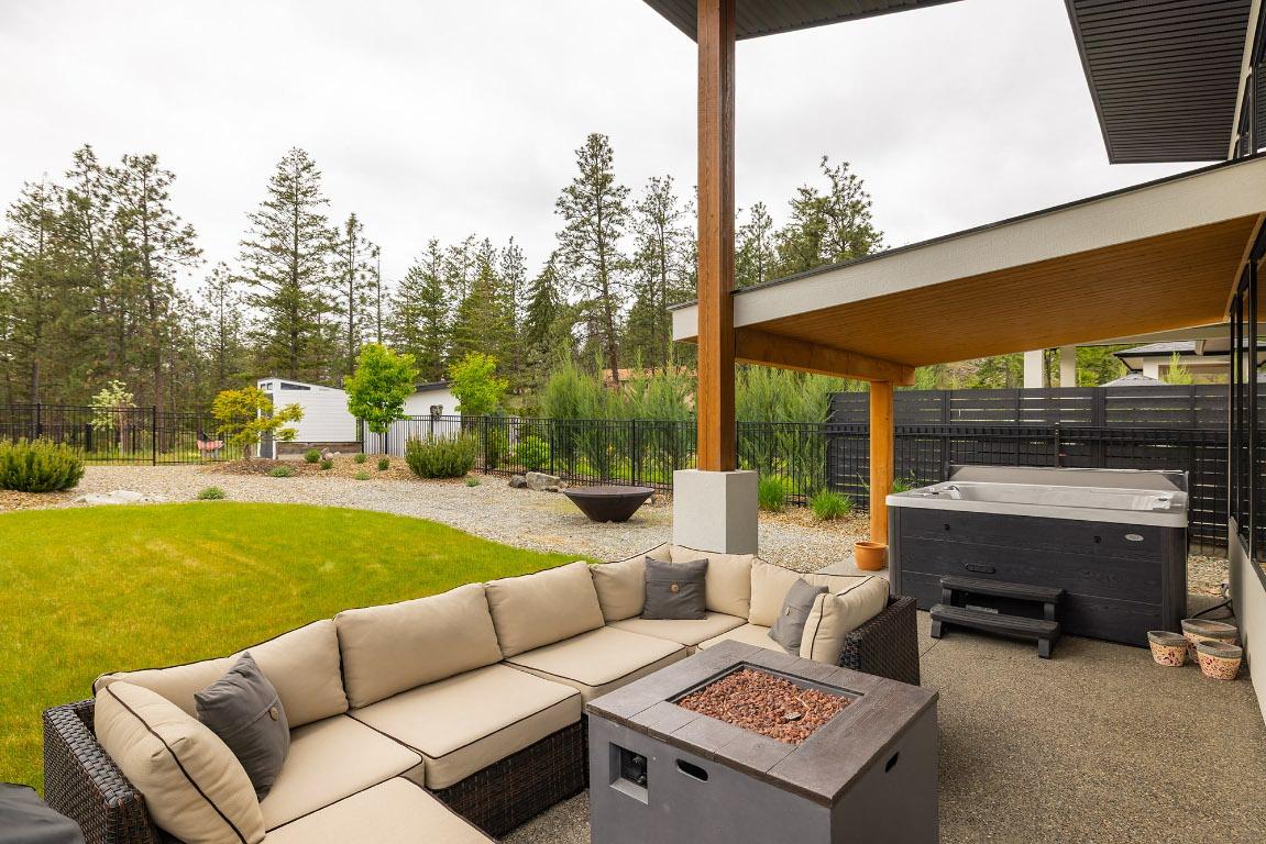 









10282


Long

Road,
Lake Country,




BC
V4V 0A9

