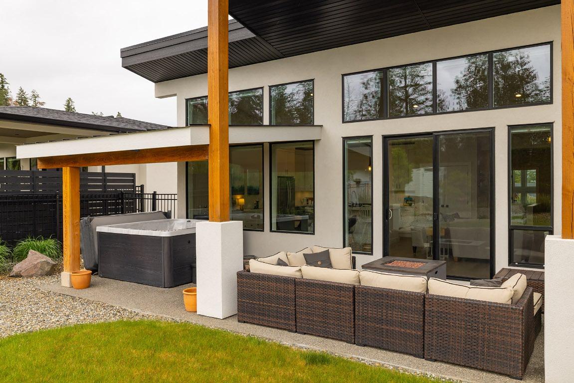 









10282


Long

Road,
Lake Country,




BC
V4V 0A9

