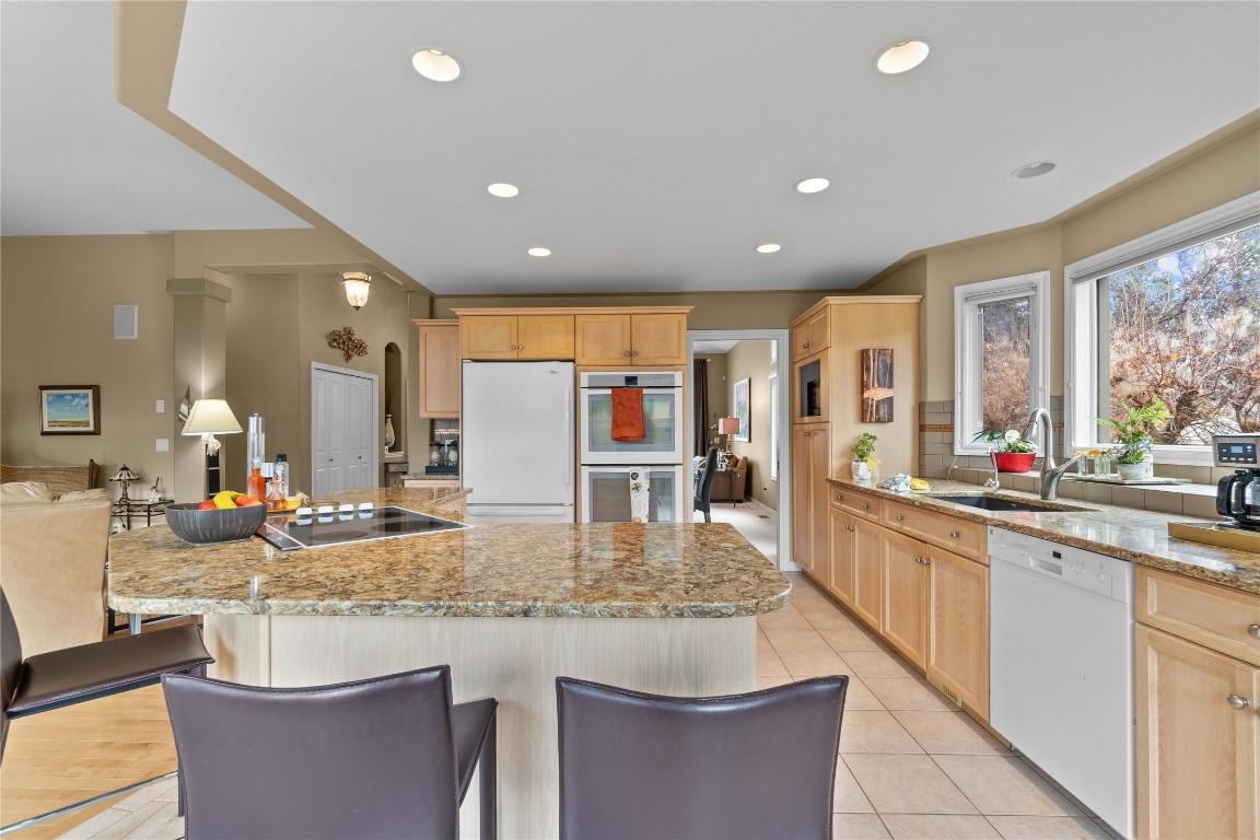 









3886


Gallaghers

Grange,
Kelowna,




BC
V1W 3Z9

