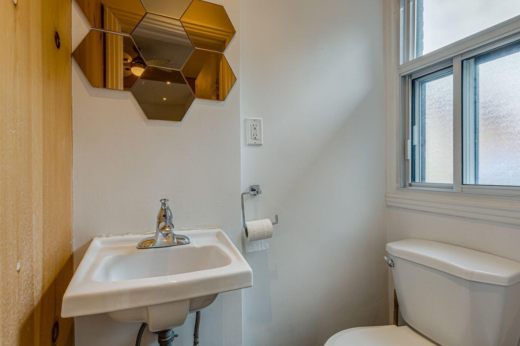 









4003


Rue St-Hubert

, 2,
Montréal (Le Plateau-Mont-Royal),




QC
H2L1B3

