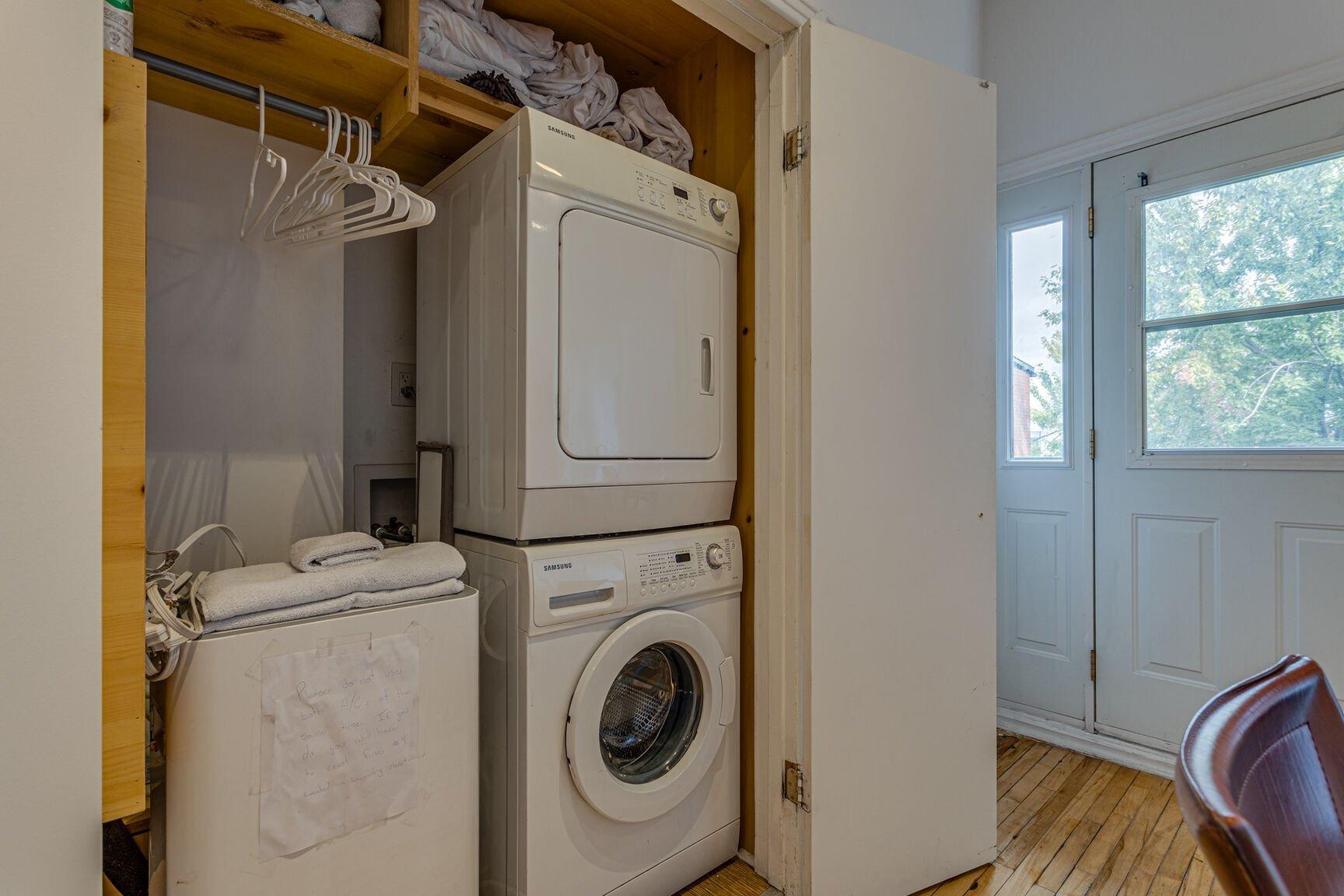 









4003


Rue St-Hubert

, 2,
Montréal (Le Plateau-Mont-Royal),




QC
H2L1B3


