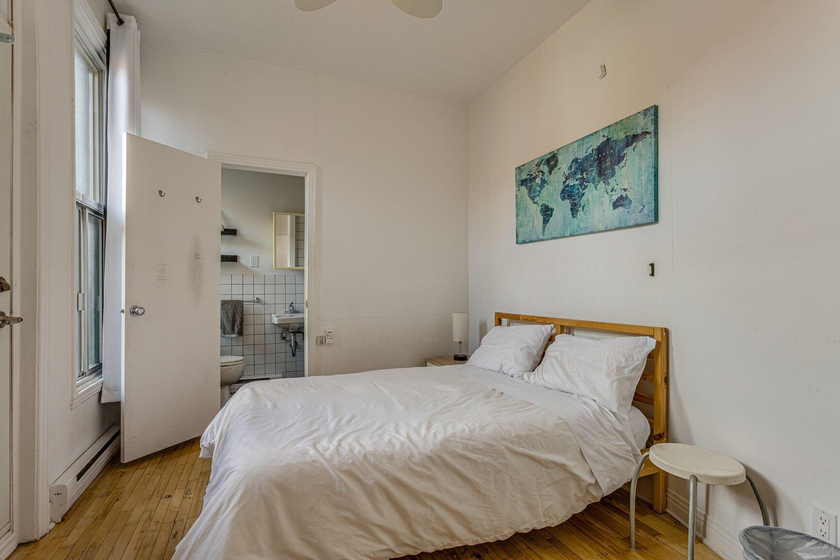 









4003


Rue St-Hubert

, 2,
Montréal (Le Plateau-Mont-Royal),




QC
H2L1B3

