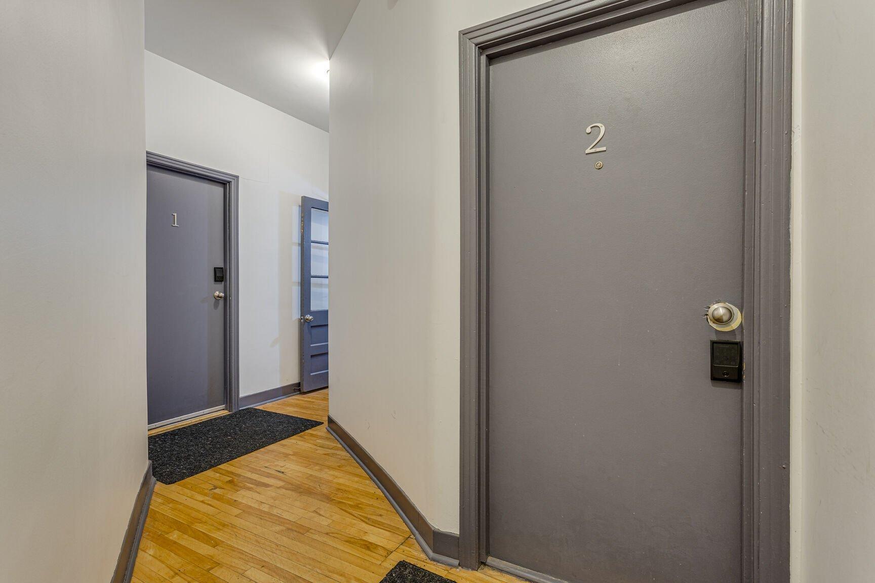 









4003


Rue St-Hubert

, 2,
Montréal (Le Plateau-Mont-Royal),




QC
H2L1B3

